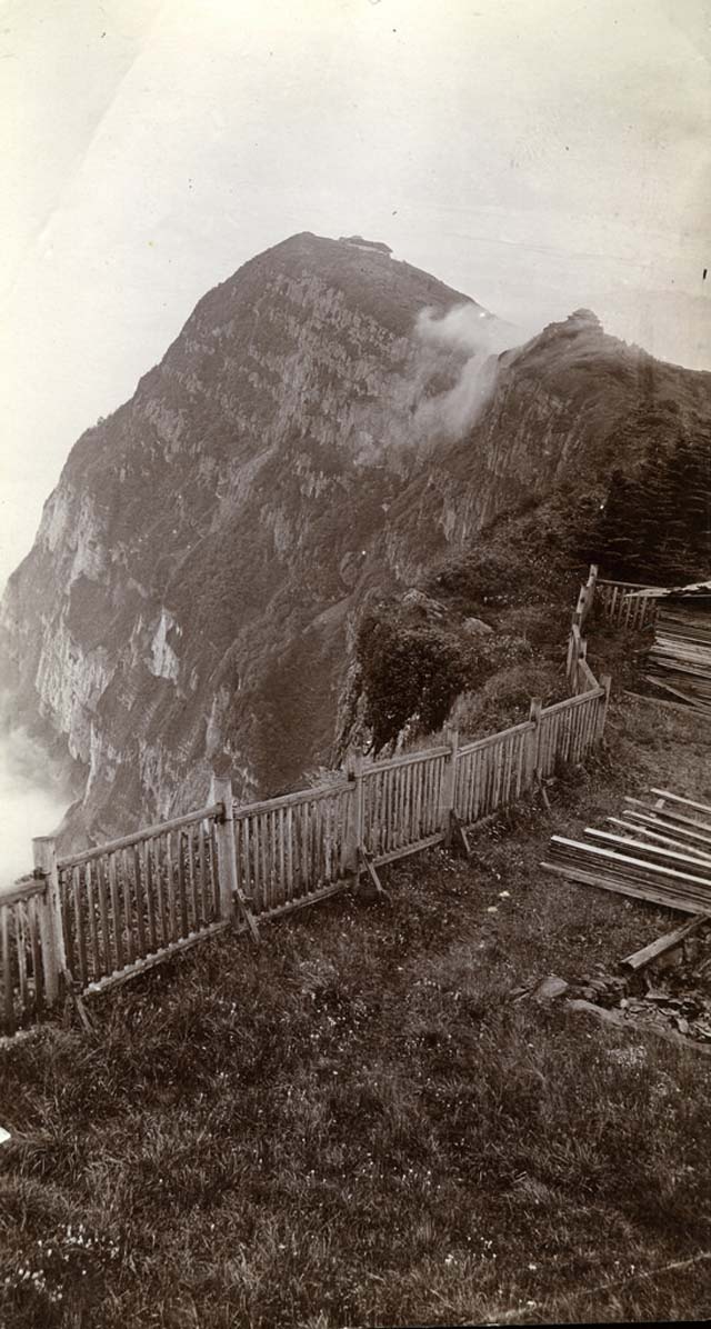 Rare Historical Photos Show Life around the Yangtze River, China, in the 1910s