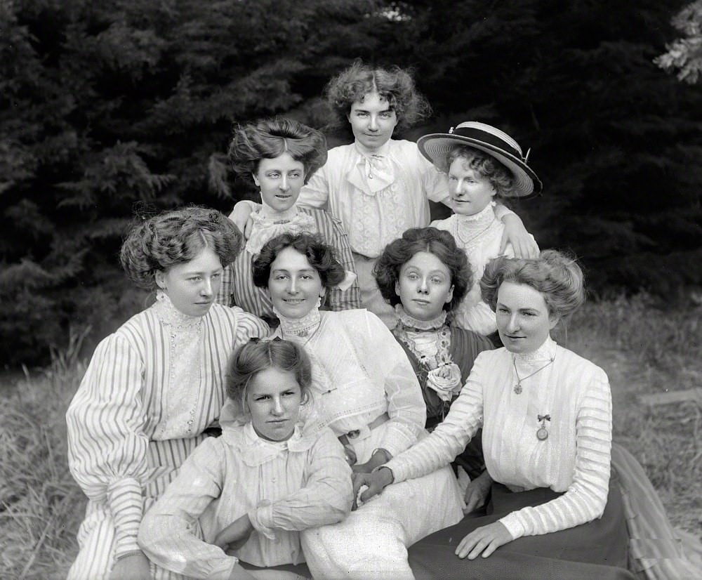 Group of unidentified young women outdoors, Christchurch district, New Zealand circa 1905