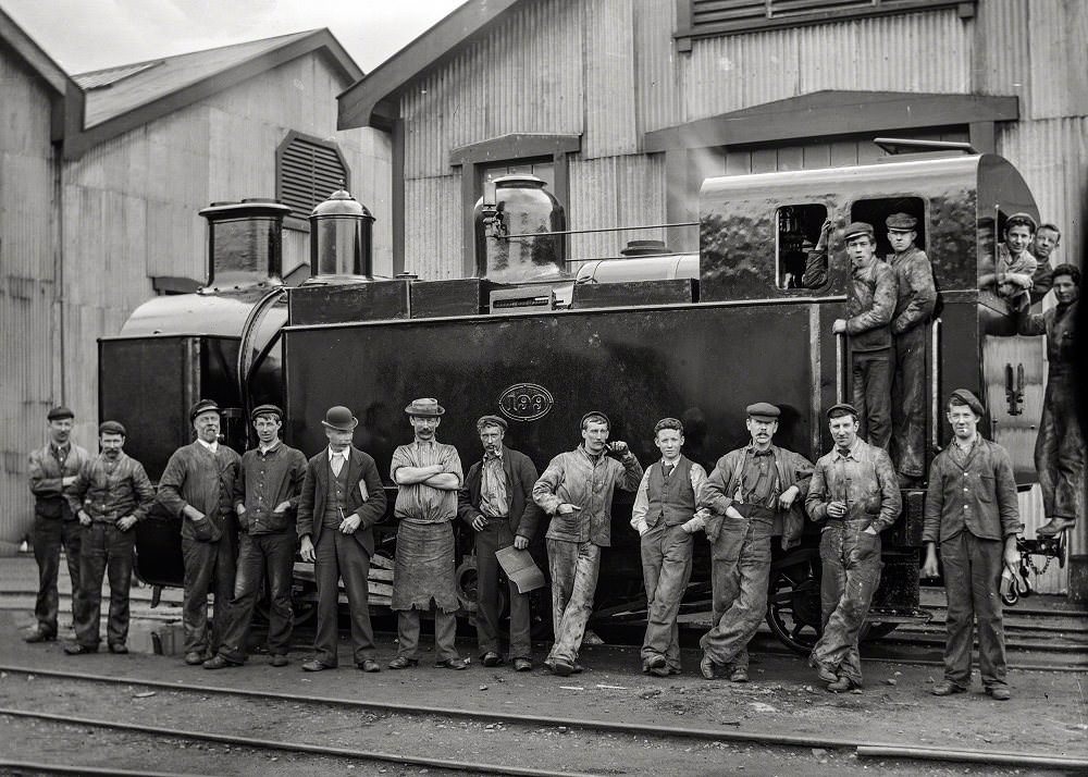 One of more than 2,000 train-related glass negatives, now in the collections of the Alexander Turnbull Library, taken by New Zealand Railways, 1949