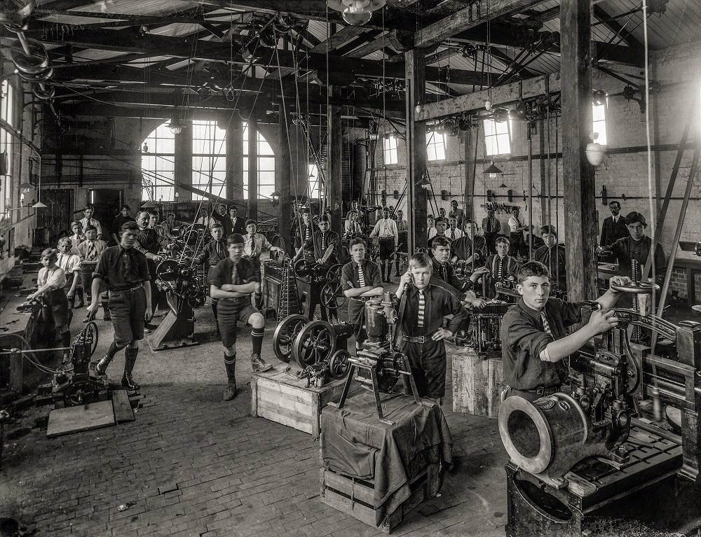 Boys of Wanganui Technical College during an engineering class, New Zealand, 1916