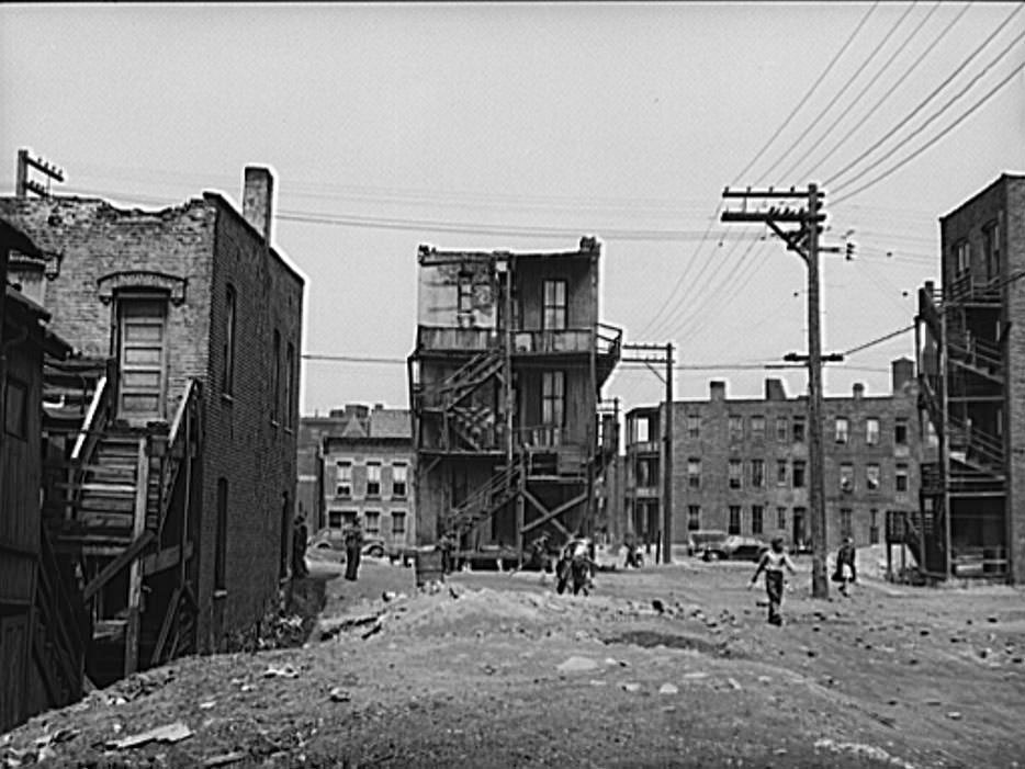 Life of African-Americans in Chicago's South Side in 1941 Through Fascinating Historical Photos