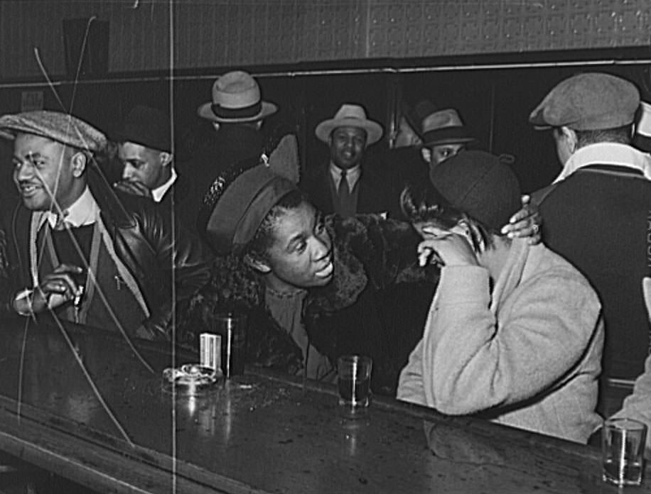 Life of African-Americans in Chicago's South Side in 1941 Through Fascinating Historical Photos