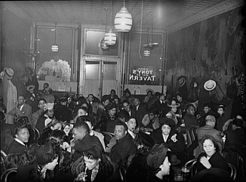 Life of African-Americans in Chicago's South Side in 1941 Through Fascinating Historical Photos