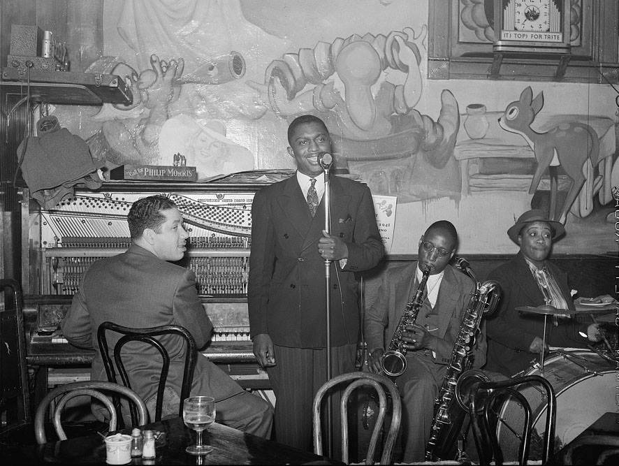 Life of African-Americans in Chicago's South Side in 1941 Through Fascinating Historical Photos