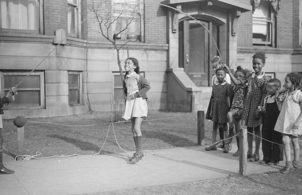 Life of African-Americans in Chicago's South Side in 1941 Through Fascinating Historical Photos