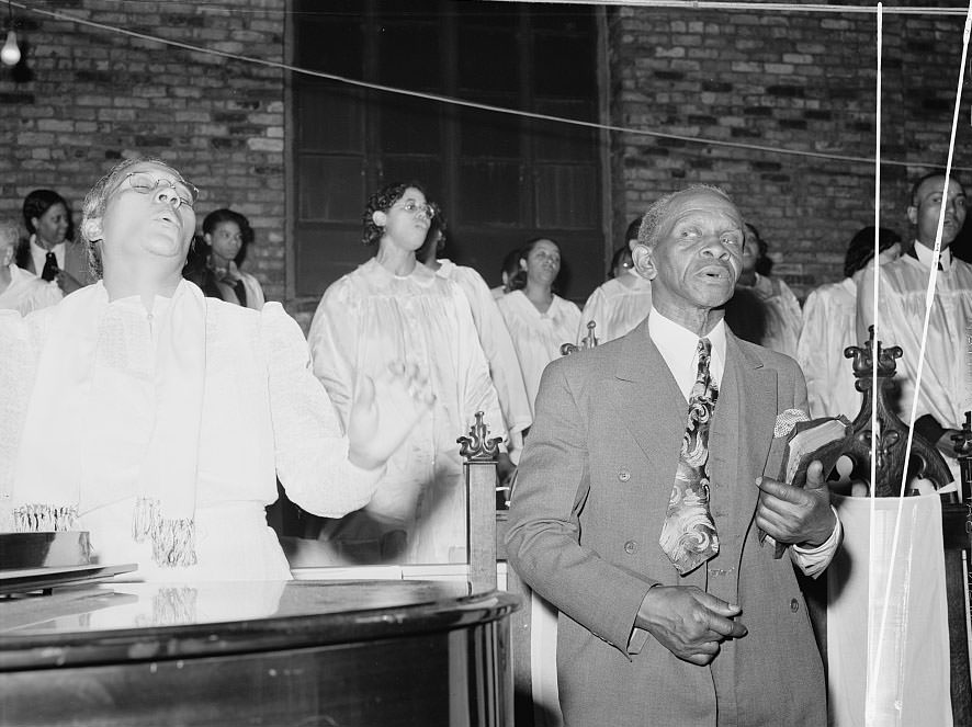 Life of African-Americans in Chicago's South Side in 1941 Through Fascinating Historical Photos