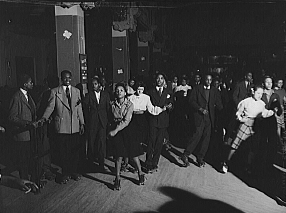 Life of African-Americans in Chicago's South Side in 1941 Through Fascinating Historical Photos