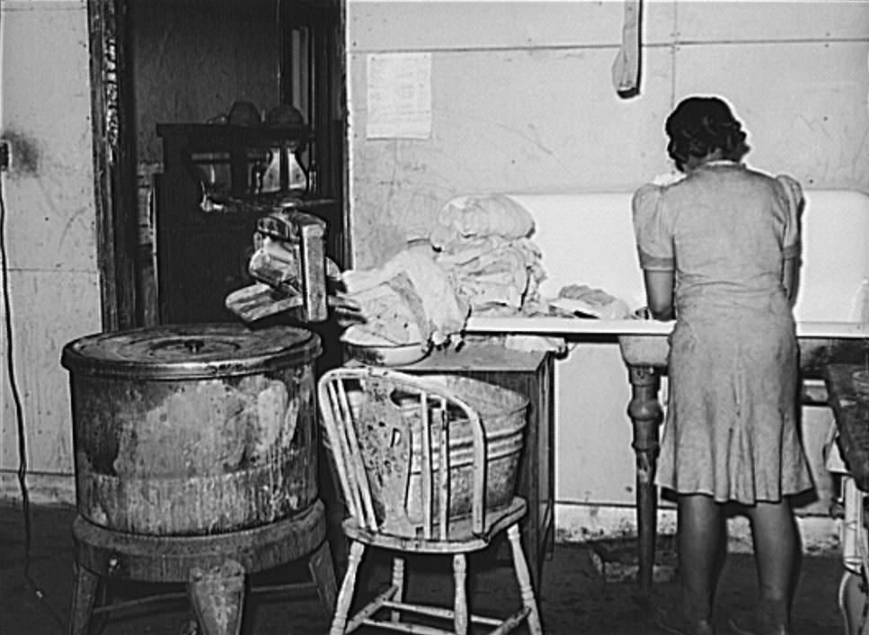 Life of African-Americans in Chicago's South Side in 1941 Through Fascinating Historical Photos