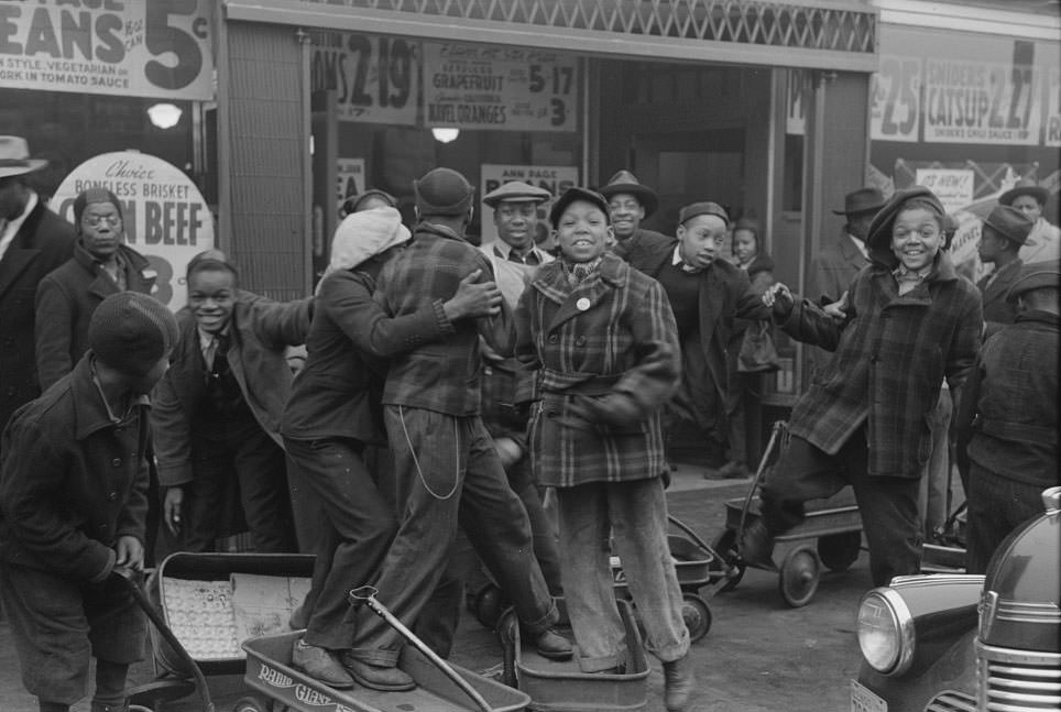 Life of African-Americans in Chicago's South Side in 1941 Through Fascinating Historical Photos