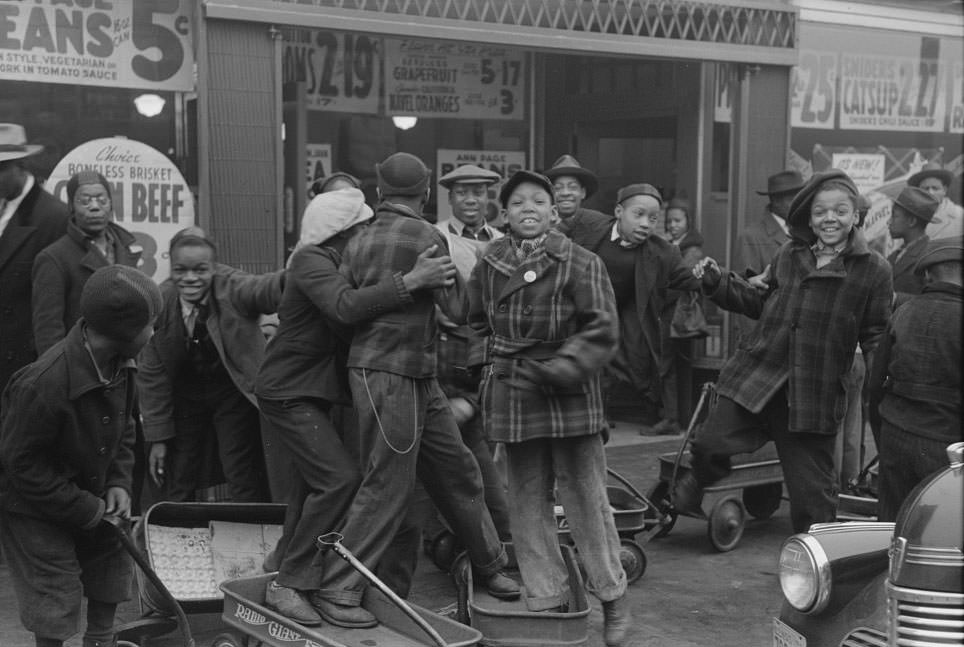 Life of African-Americans in Chicago's South Side in 1941 Through Fascinating Historical Photos