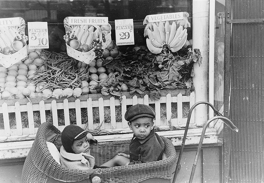 Life of African-Americans in Chicago's South Side in 1941 Through Fascinating Historical Photos