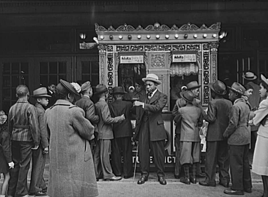 Life of African-Americans in Chicago's South Side in 1941 Through Fascinating Historical Photos