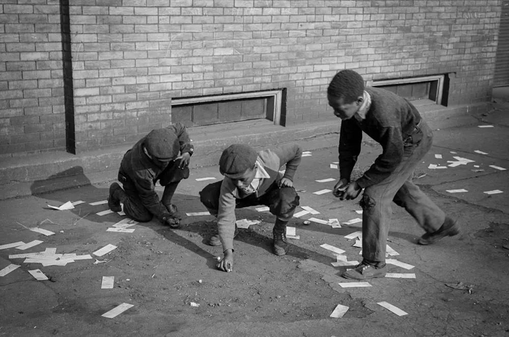 Life of African-Americans in Chicago's South Side in 1941 Through Fascinating Historical Photos