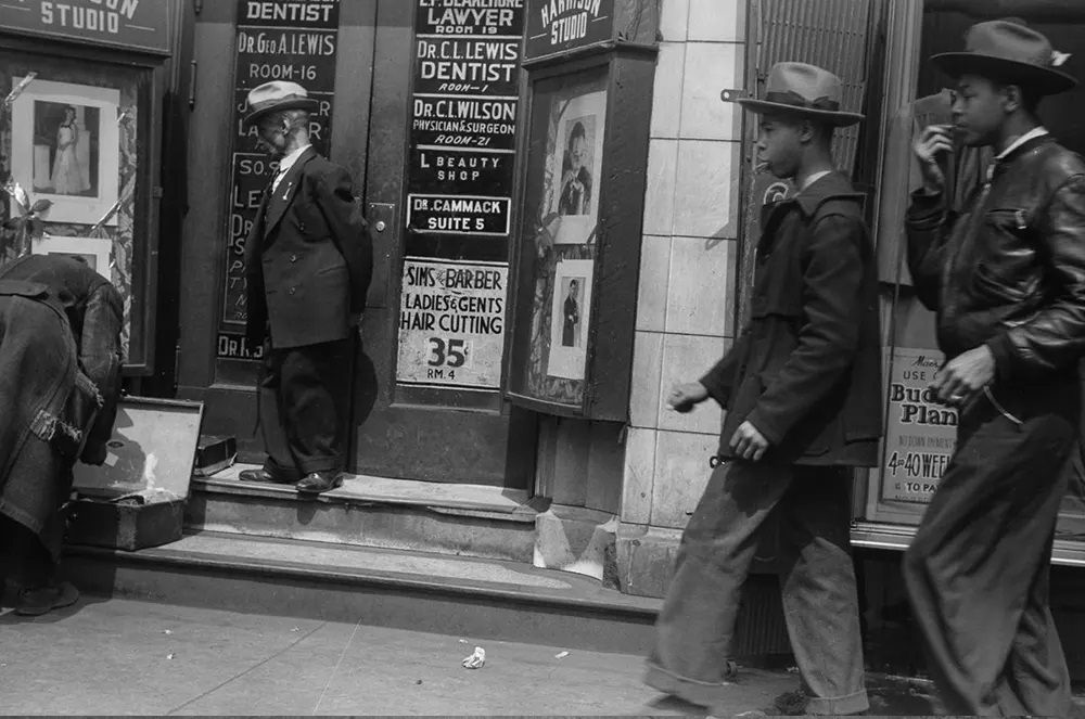 Life of African-Americans in Chicago's South Side in 1941 Through Fascinating Historical Photos