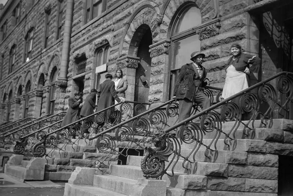 Life of African-Americans in Chicago's South Side in 1941 Through Fascinating Historical Photos