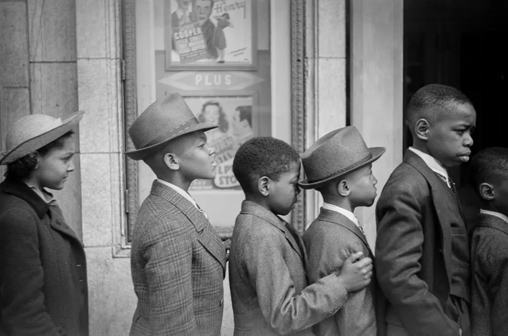 Life of African-Americans in Chicago's South Side in 1941 Through Fascinating Historical Photos