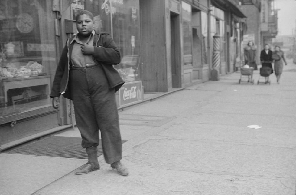 Life of African-Americans in Chicago's South Side in 1941 Through ...