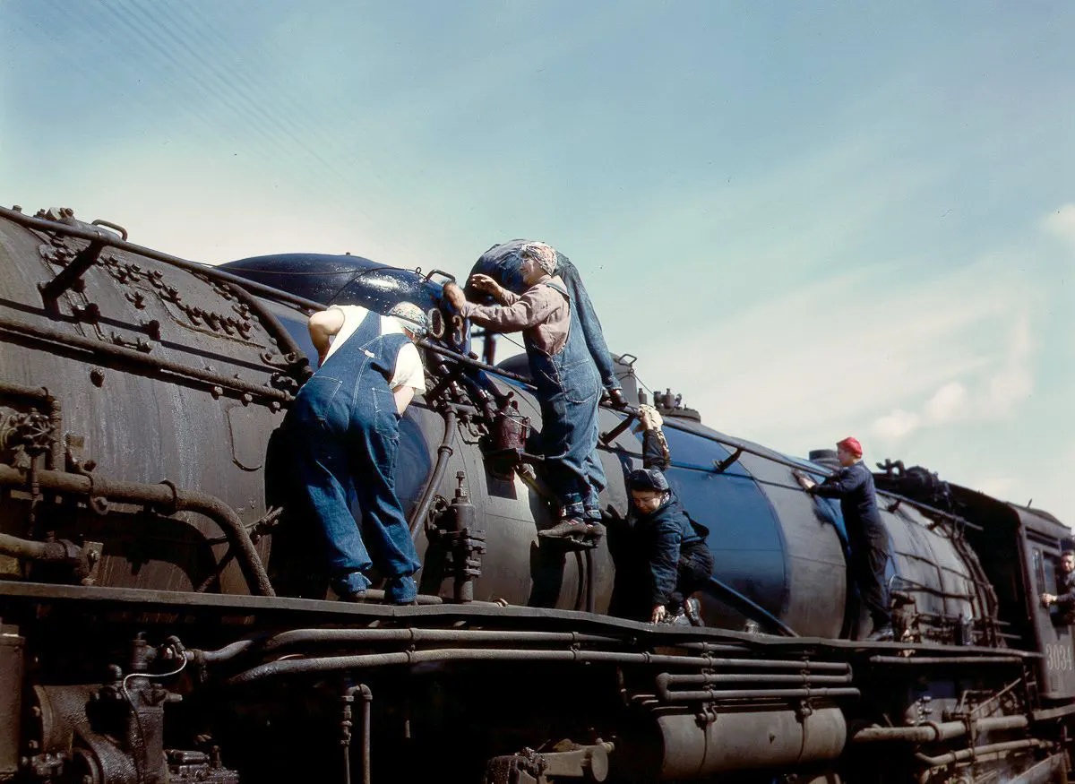 Wipers clean an H-class locomotive.