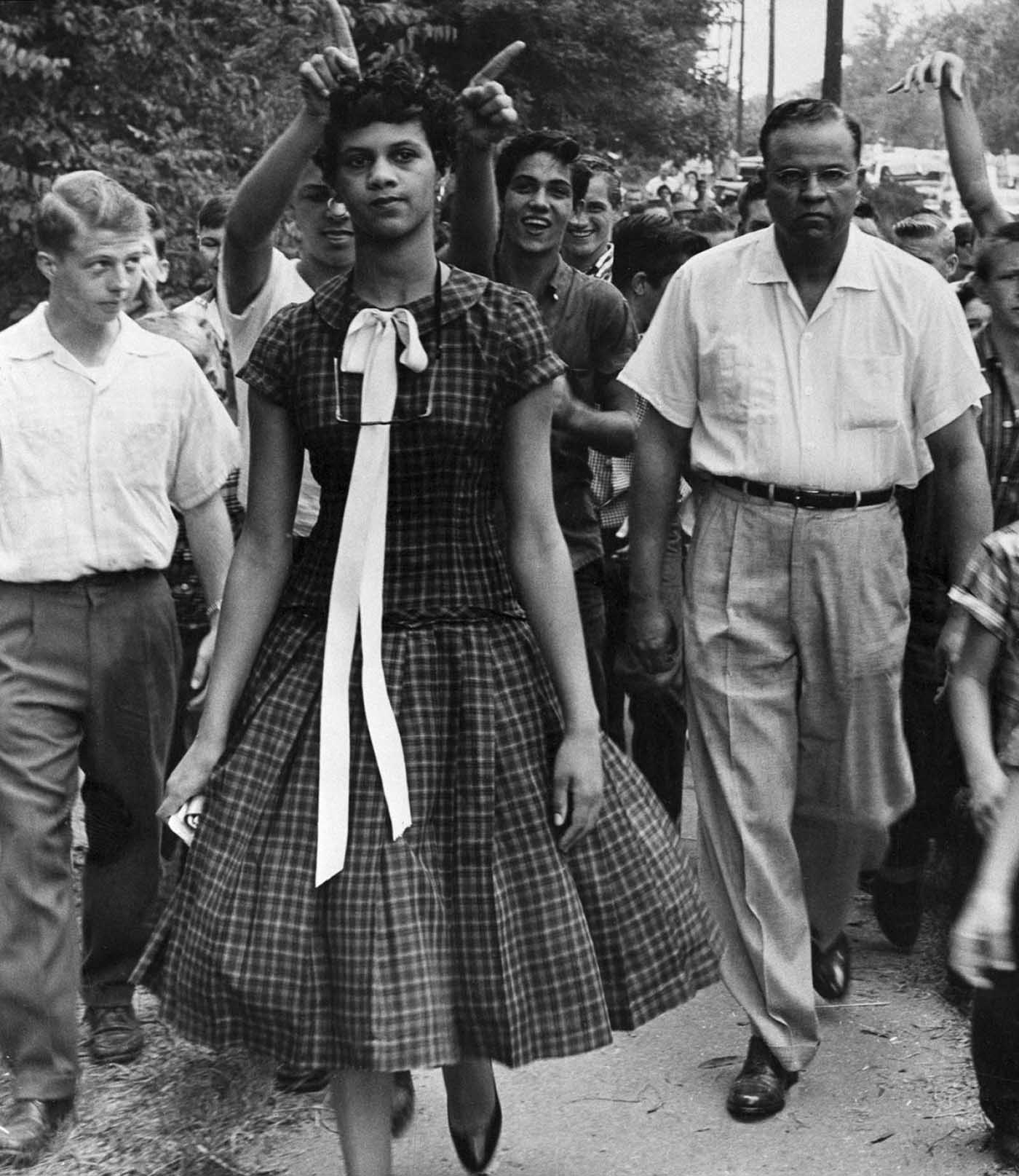 Dorothy Counts: The Story of Brave Teenager who Stood against the Segregation in the U.S.