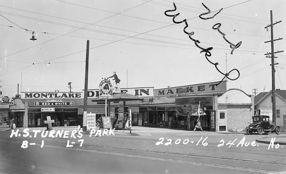 The Montlake Drive-In Market, opened in 1931, Seattle, Washington, 1937.