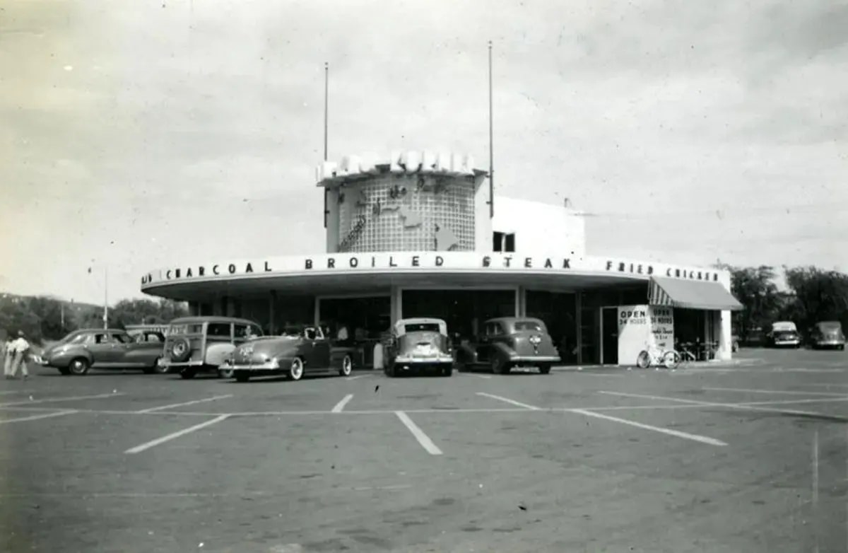 Kau Kau Korner Drive-In, Hawaii, 1940s.