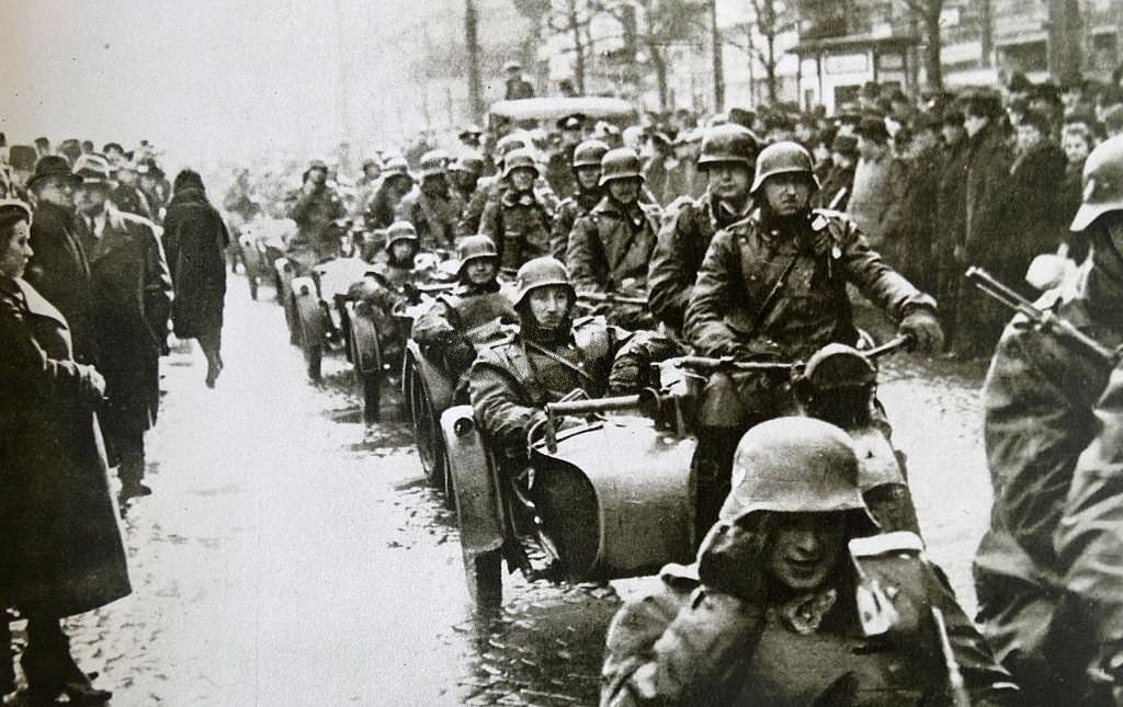 The German army motorized in Prague.