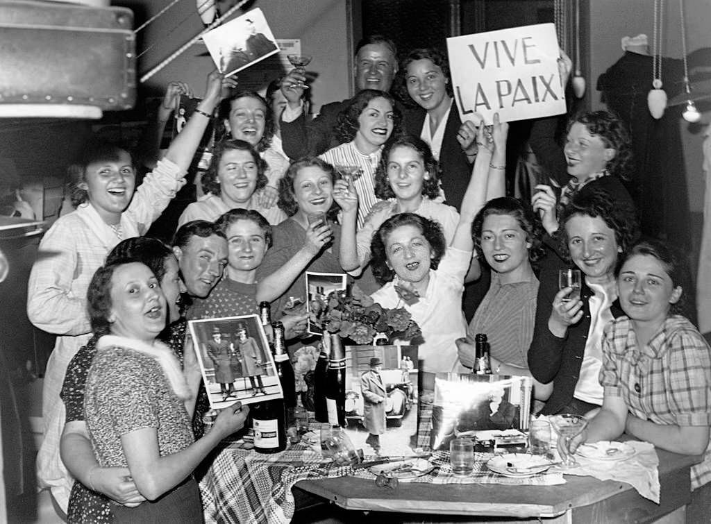 The Seamstresses Celebrate The Agreements Of Munich 1938