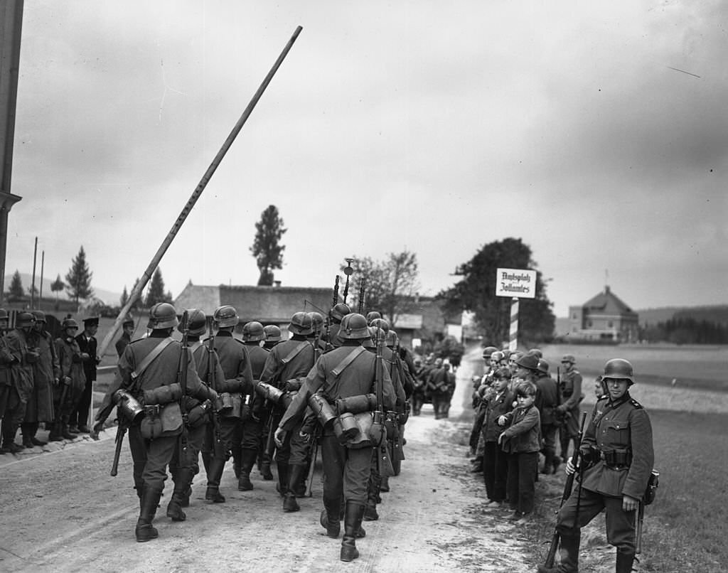 German troops entering Waldhaeusl in Czechoslovakia.