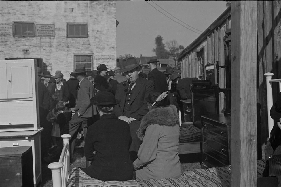 Furniture auction, Hagerstown, Maryland