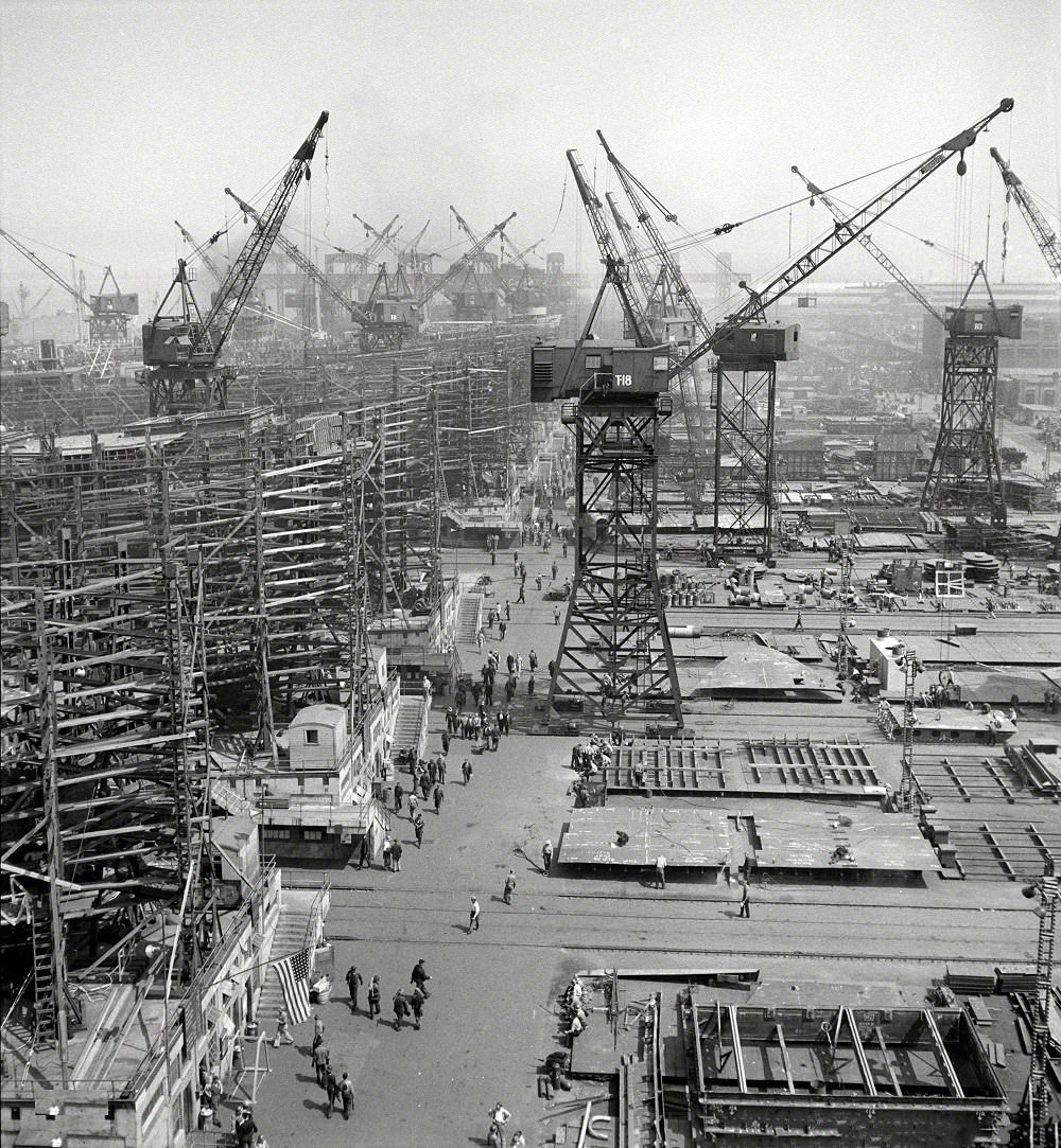 Bethlehem-Fairfield shipyards, Baltimore, May 1943
