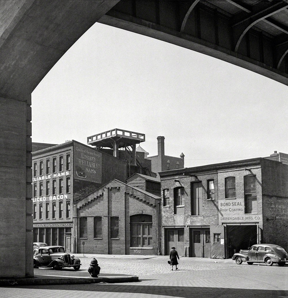 Reliable Hams at 428 Guilford Ave, Baltimore, Maryland, 1943