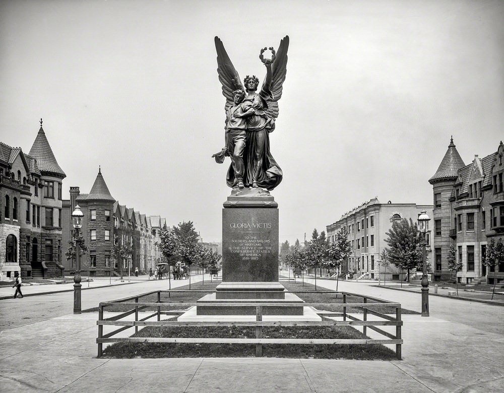 Confederate Soldiers and Sailors' Monument, Mount Royal Avenue, Baltimore circa 1903