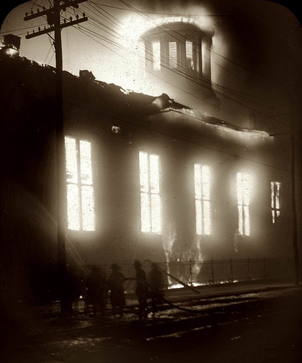 Church of the Messiah in flames, Baltimore Fire, 1904