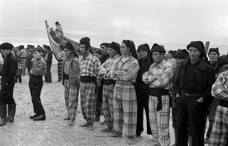 The Lost Fishing Culture of the 1950s Portugal Through Fascinating Historical Photos