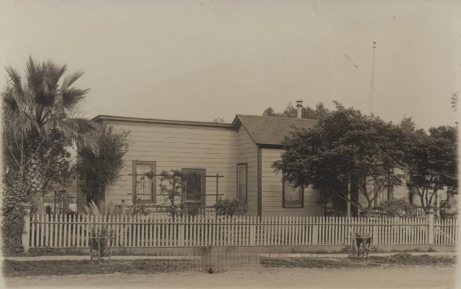 A.D.M. Cooper Home, 1910