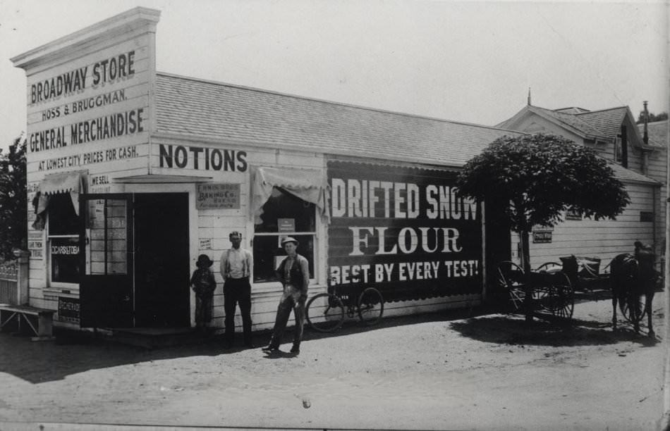 Broadway Store on the southeast corner of Broadway and Coe Avenue, 1903