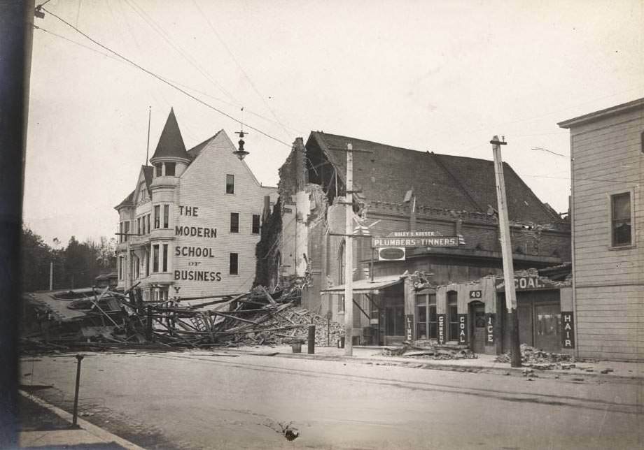 The Modern School of Business, 72-78 North Second Street; Roley S. Kooser, Plumbers and Tinners, 46 North Second Street, 1906