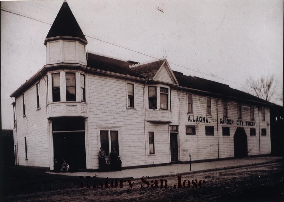 The Garden City Winery owned by A. Lagna on South Almaden Boulevard, 1890s