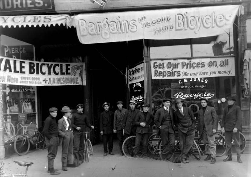 Bicycle store, 1910s