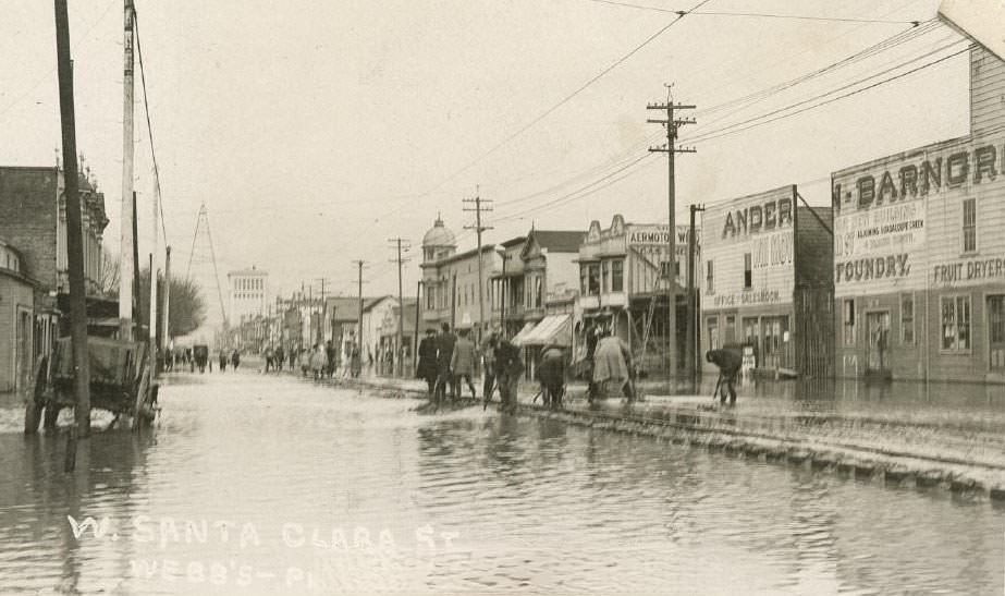 Flood at W. Santa Clara St., San Jose California, 1911