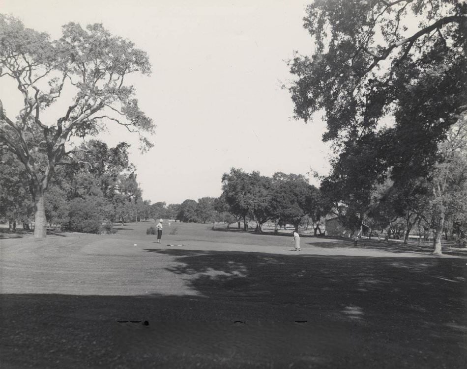 Women Golfers at San Jose Country Club, 1935
