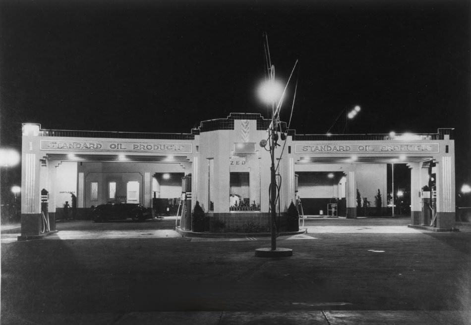 Standard Oil Products Service Station, 1935
