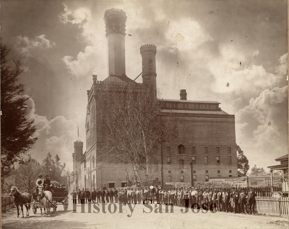 Fredericksburg Brewery & Employees, 1895