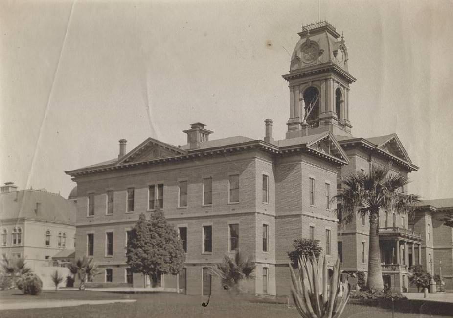 State Normal School, 1900