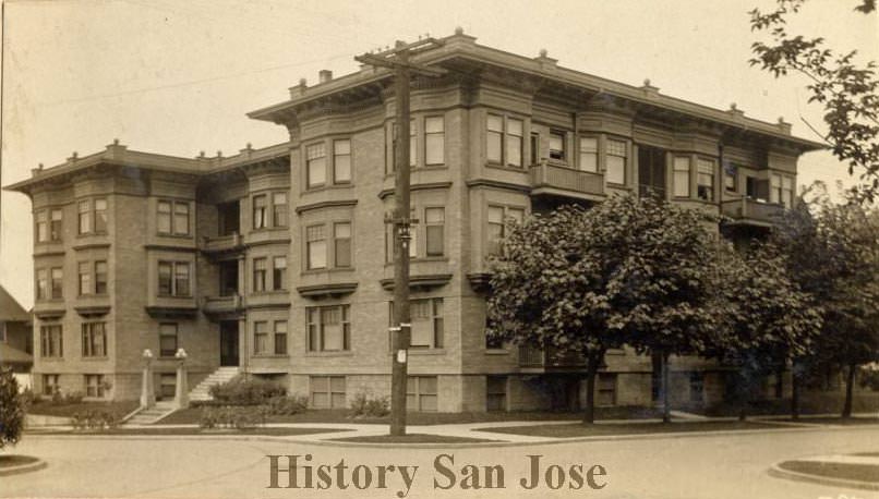 Unidentified apartment building, 1898