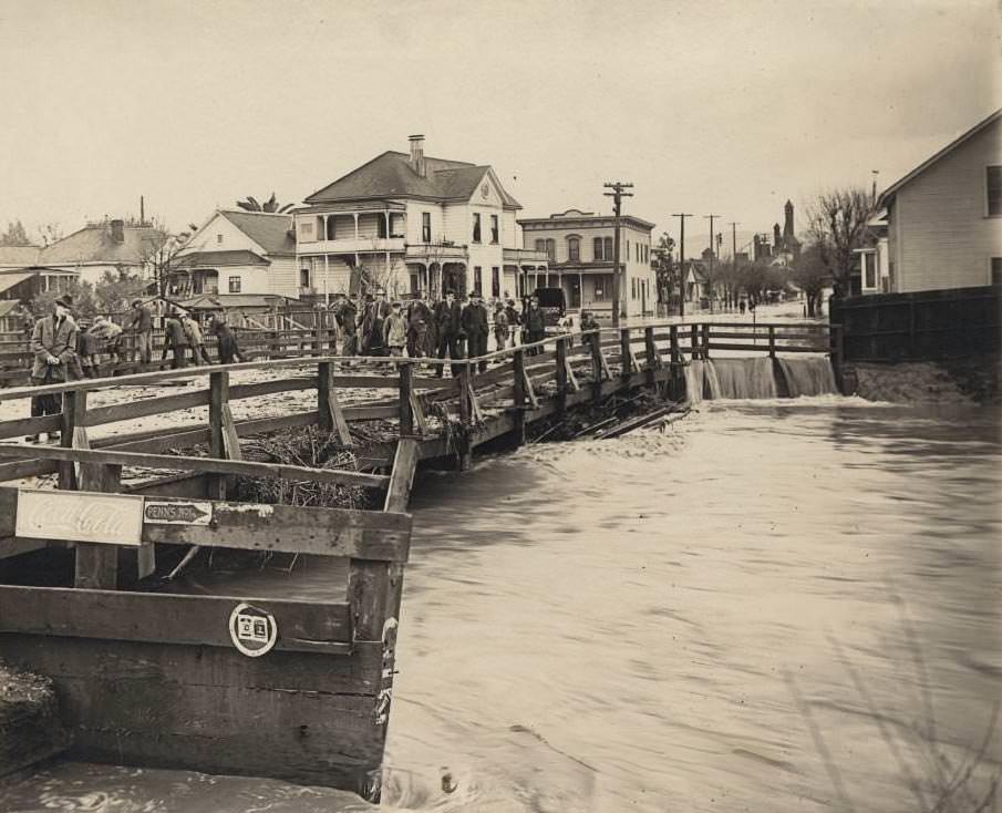 Auzerias Street Bridge, 1911
