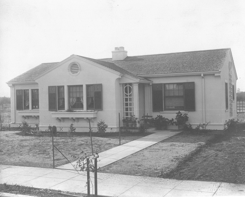House at 1345 Singletary, a Hester Tract home, 1917