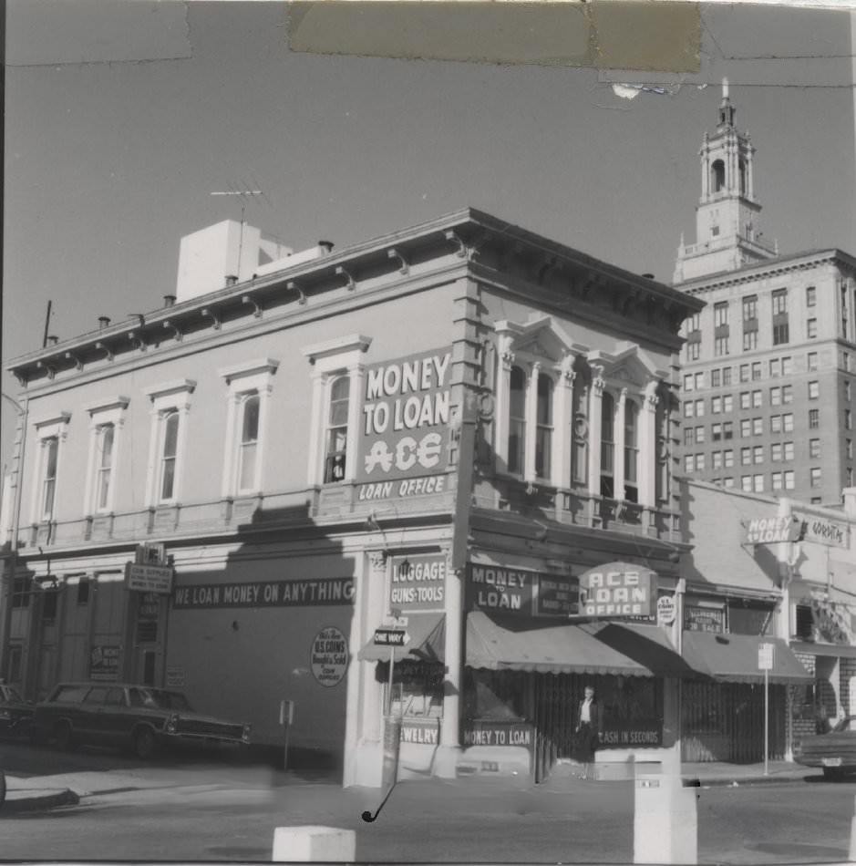 Sixty-five Post Street was the saloon of P. H. Sullivan in 1905.