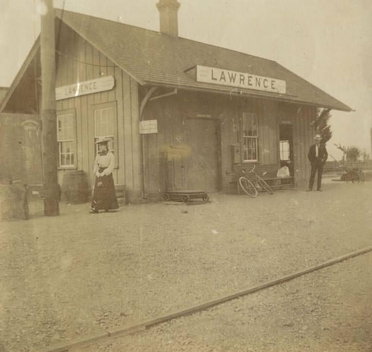 Lawrence Station, 1900