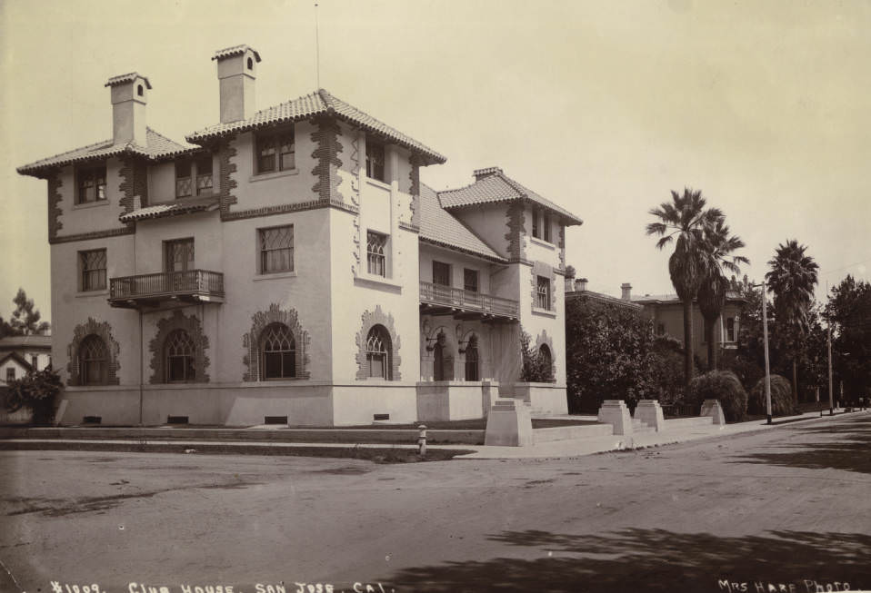 Sainte Claire Club, 1900